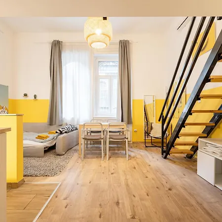 Charming In The Heart Of The Jewish Quarter W41 Yellow Apartment *