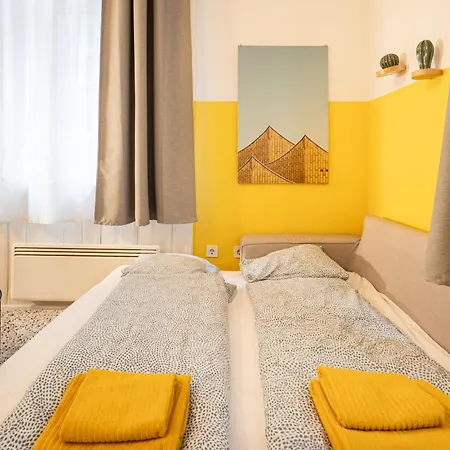 Charming In The Heart Of The Jewish Quarter W41 Yellow * Budapest