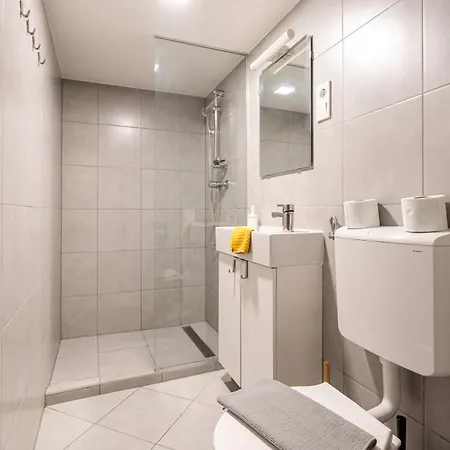 Charming In The Heart Of The Jewish Quarter W41 Yellow * Budapest
