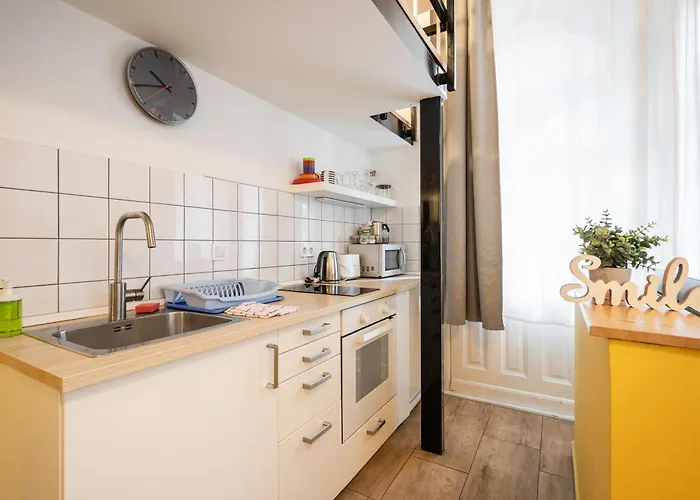 Charming In The Heart Of The Jewish Quarter W41 Yellow Appartement