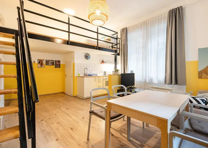 Charming In The Heart Of The Jewish Quarter W41 Yellow Appartement