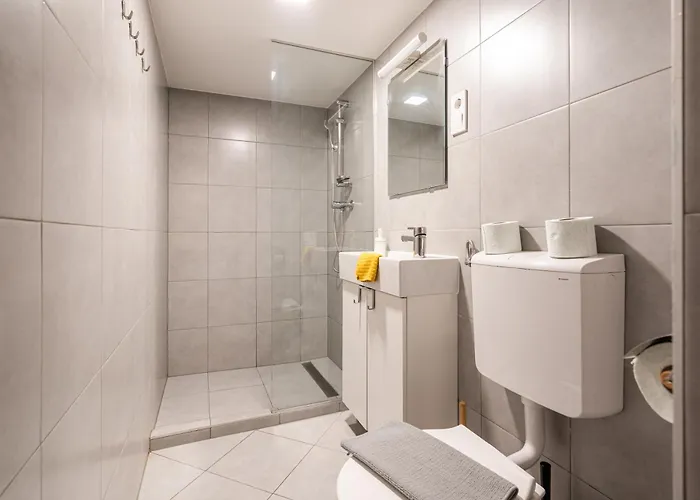 Charming In The Heart Of The Jewish Quarter W41 Yellow * Budapest